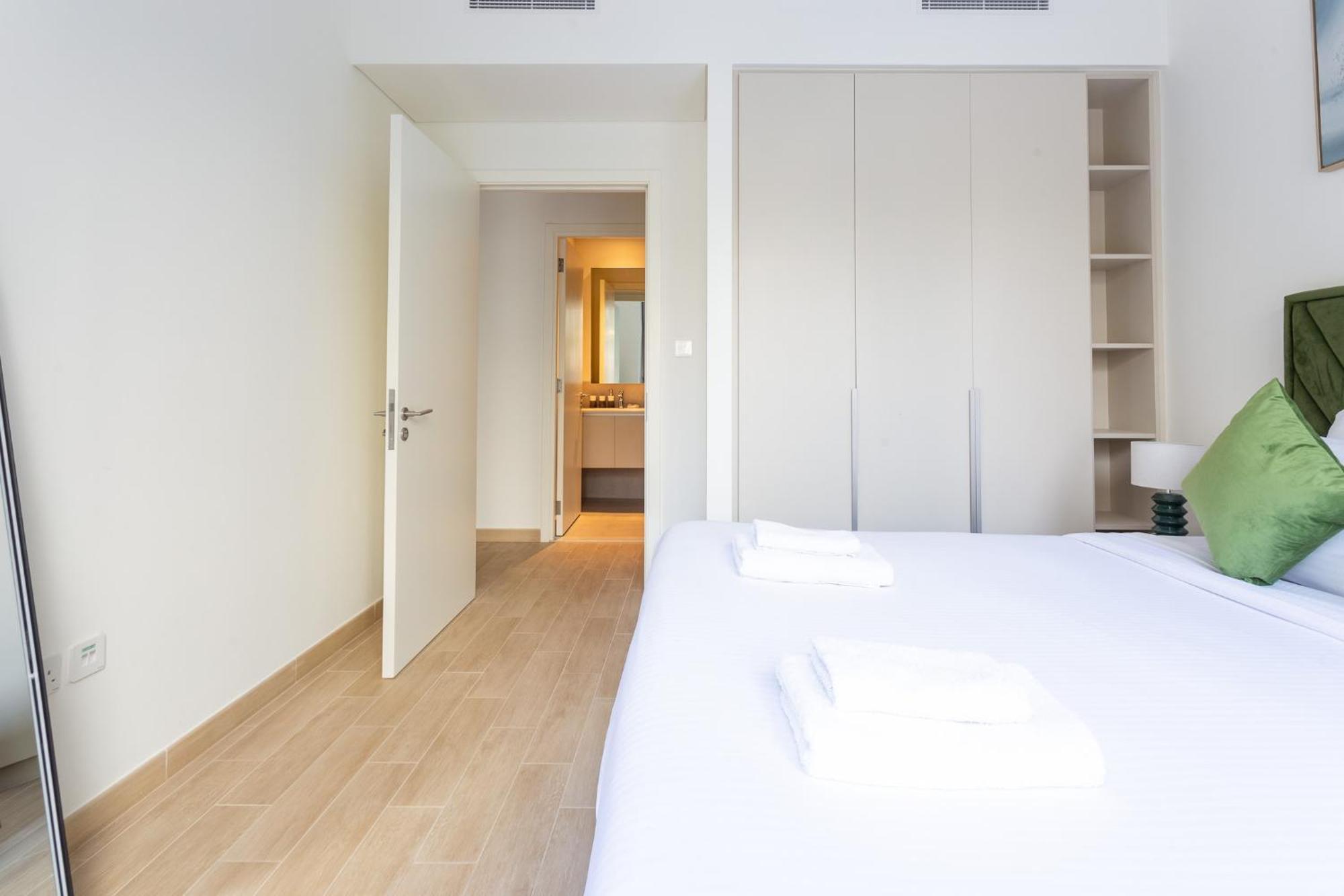 Elegant 1 Bedroom In Creek Breeze 2 Apartment