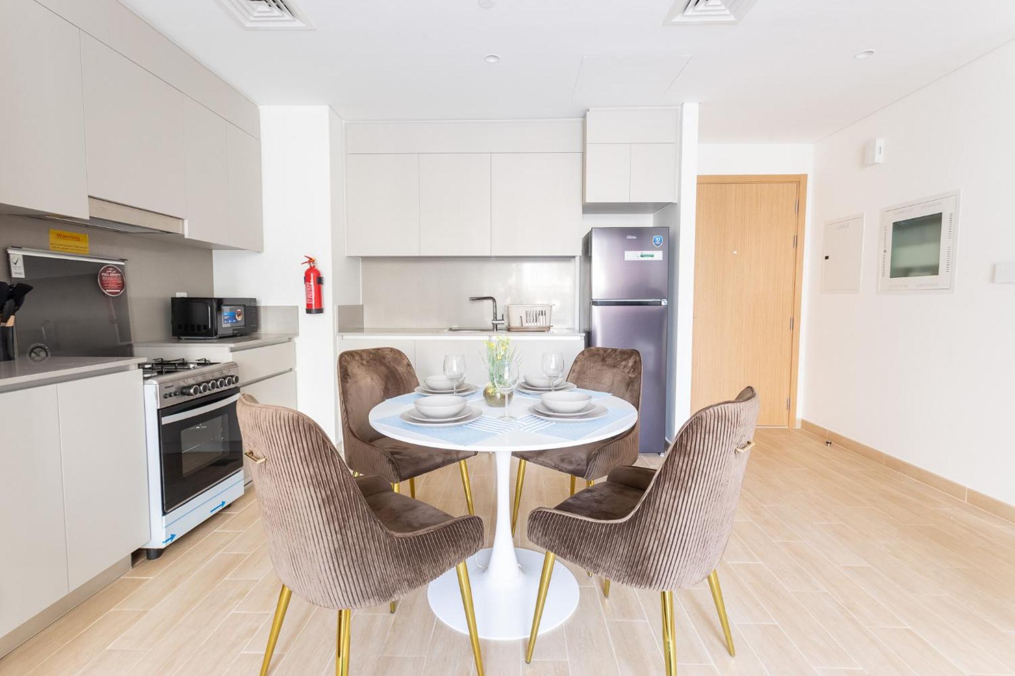 Apartment Elegant 1 Bedroom In Creek Breeze 2